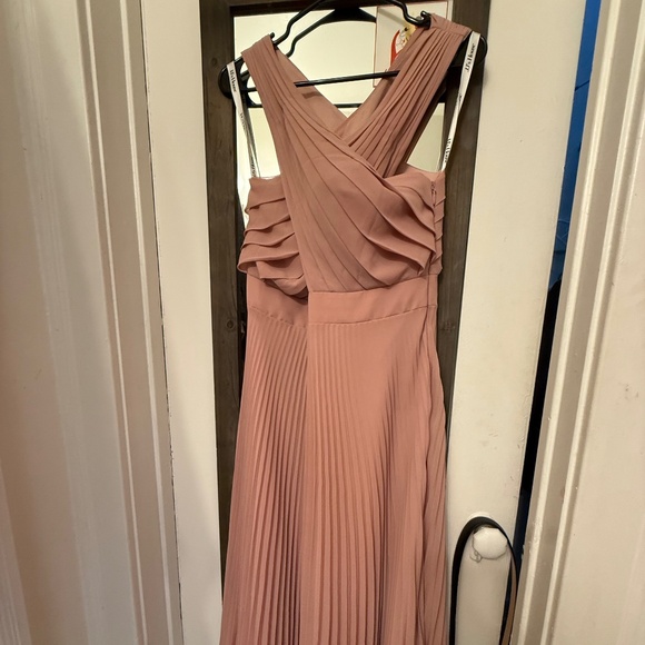 Dress - Picture 1 of 2